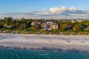 Longboat Key’s $38.45M Gulf-front estate hits the auction block in London