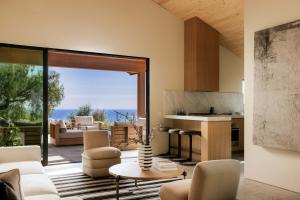Malibu Contemporary Estate with Ocean Views Heads to Concierge Auctions