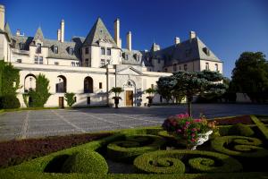 Oheka Castle, the Gatsby-era Gold Coast icon, fetches $72M in New York auction – image 3