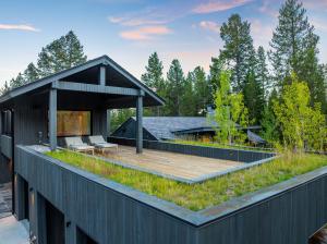 Concierge Auctions opens $13.2M bidding on Ward Blake-designed Jackson Hole ski-in retreat – image 5